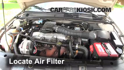 2002 Chevrolet Cavalier 2.2L 4 Cyl. Sedan (4 Door) Filtre à air (moteur) Changement